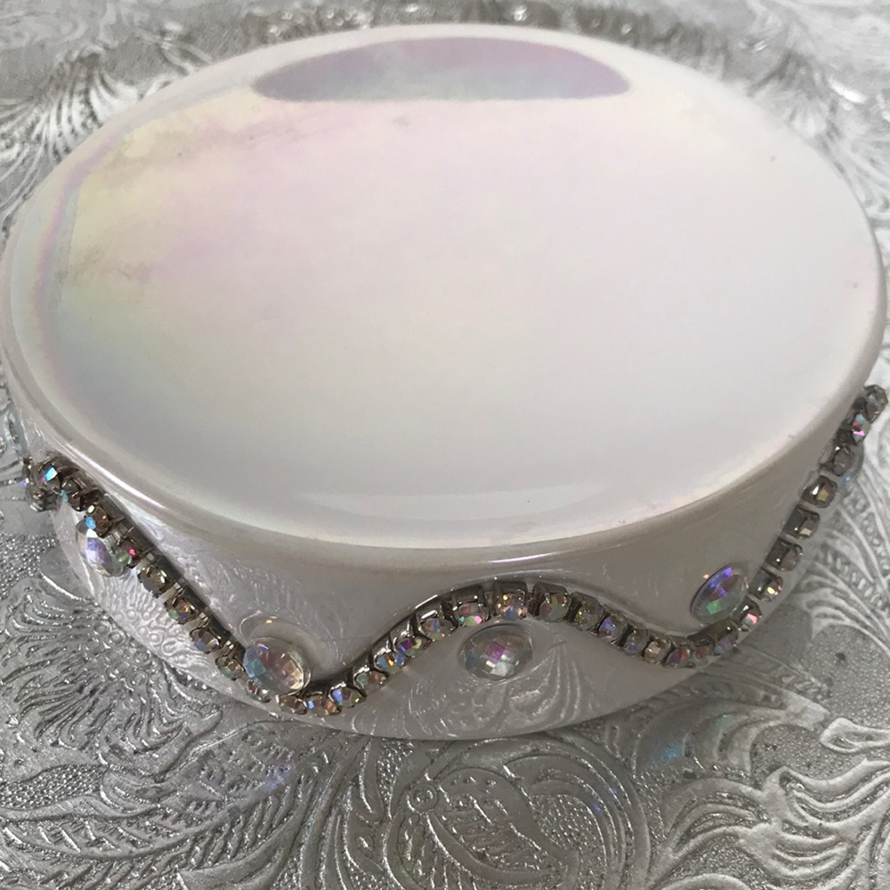 NWT Mike + Ally White Ceramic Soap Dish